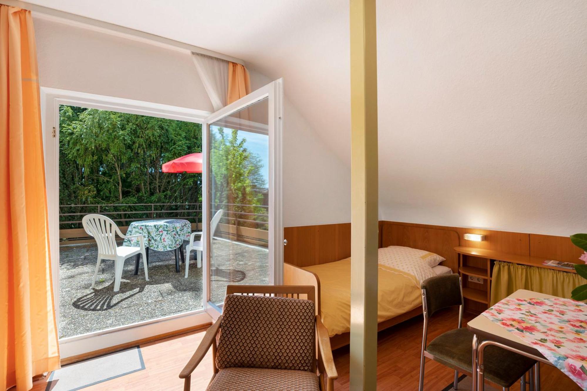 Gaestehaus Hirzel Bad Wildbad Exterior foto